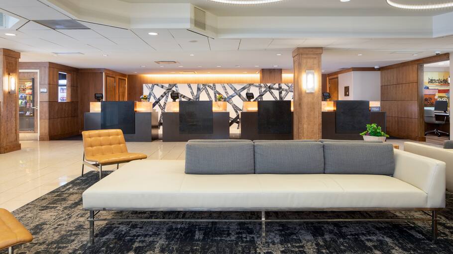 Lobby seating, doubletree by hilton pittsburgh downtown, pennsylvania