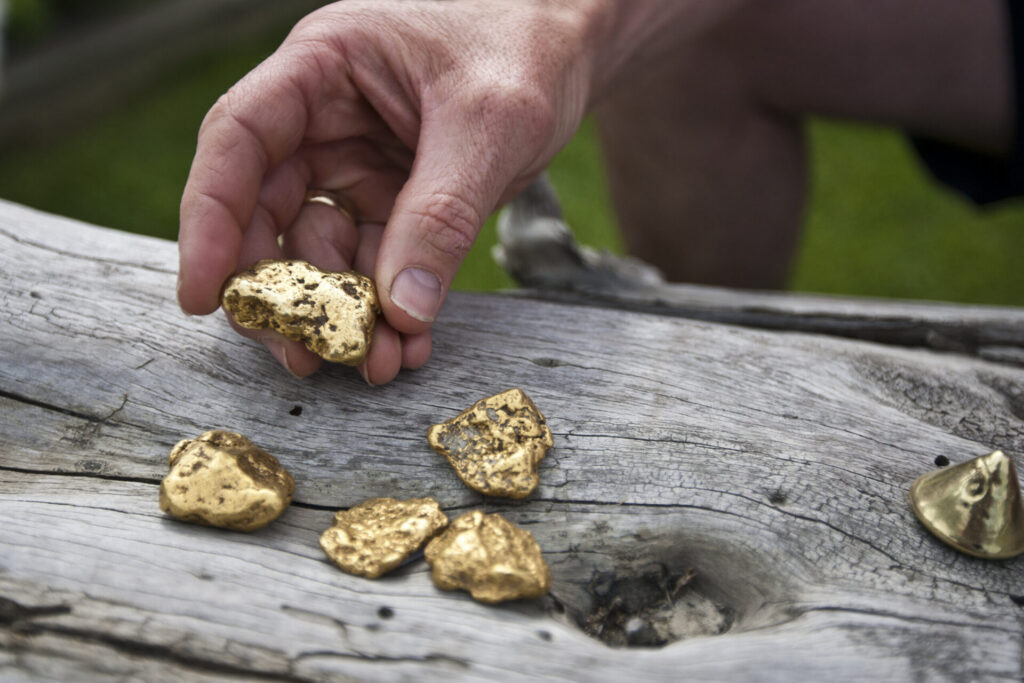 Gold Panning, Dawson City, Holidays to Yukon