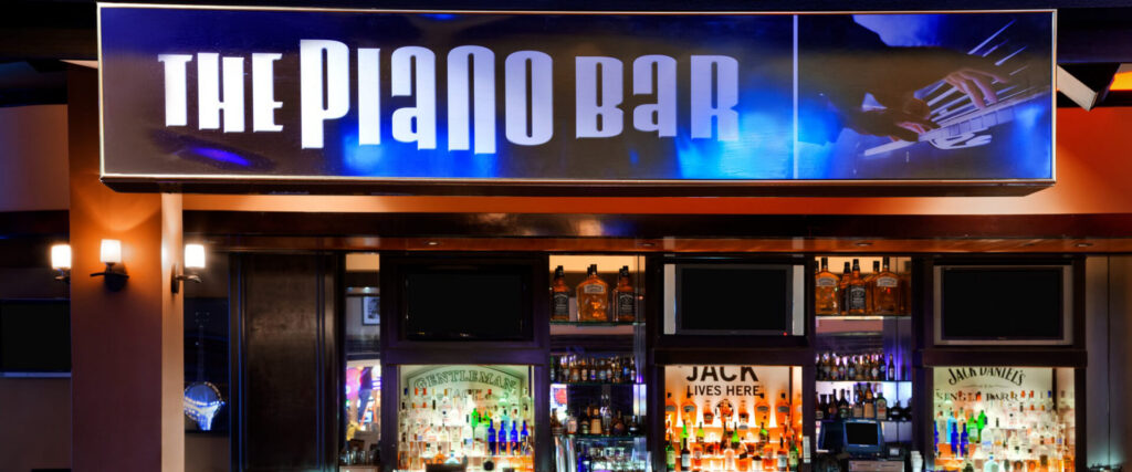 The Piano Bar - Harrahs - Holidays to Las Vegas