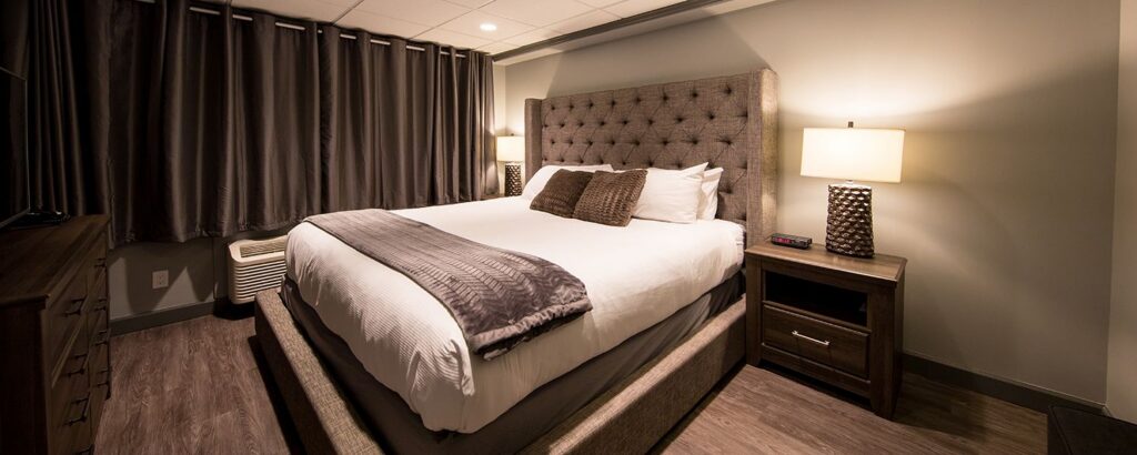 King Guestroom, Prestige Hotel, Prince Rupert - Holidays to Northern British Columbia