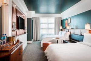 Queen Double Guestroom - Perry Lane Savannah - Holidays to Georgia