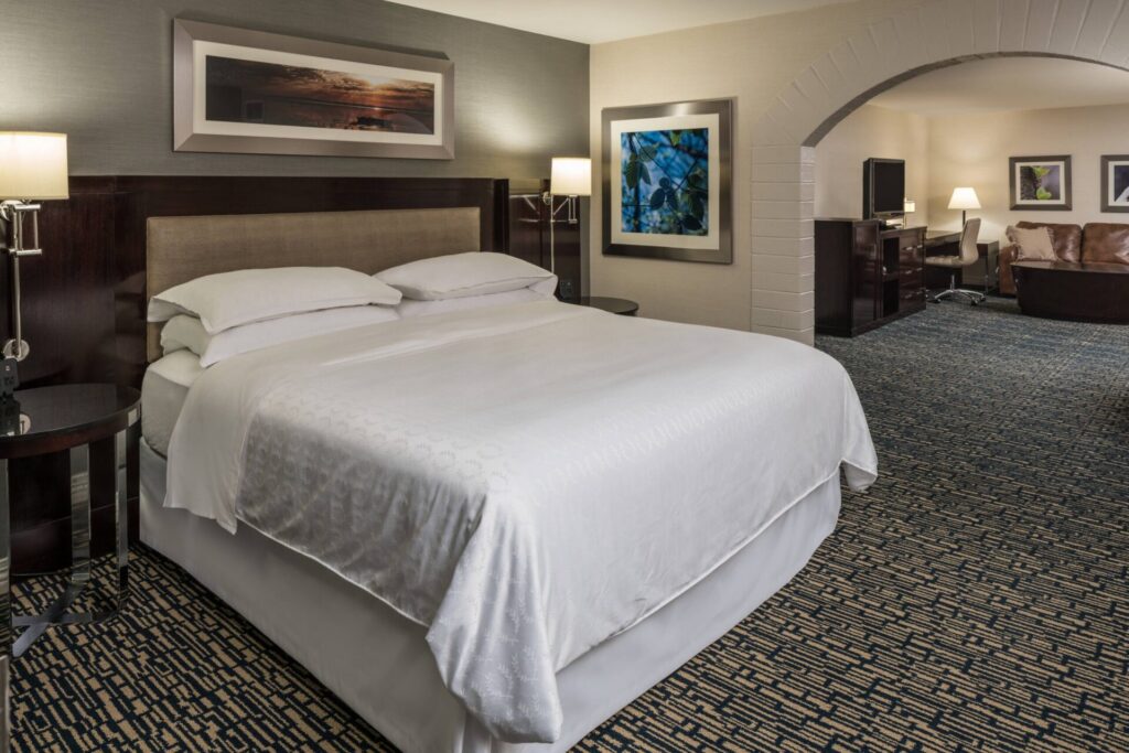 King Deluxe Room - Sheraton Salt Lake City - Holidays to Utah