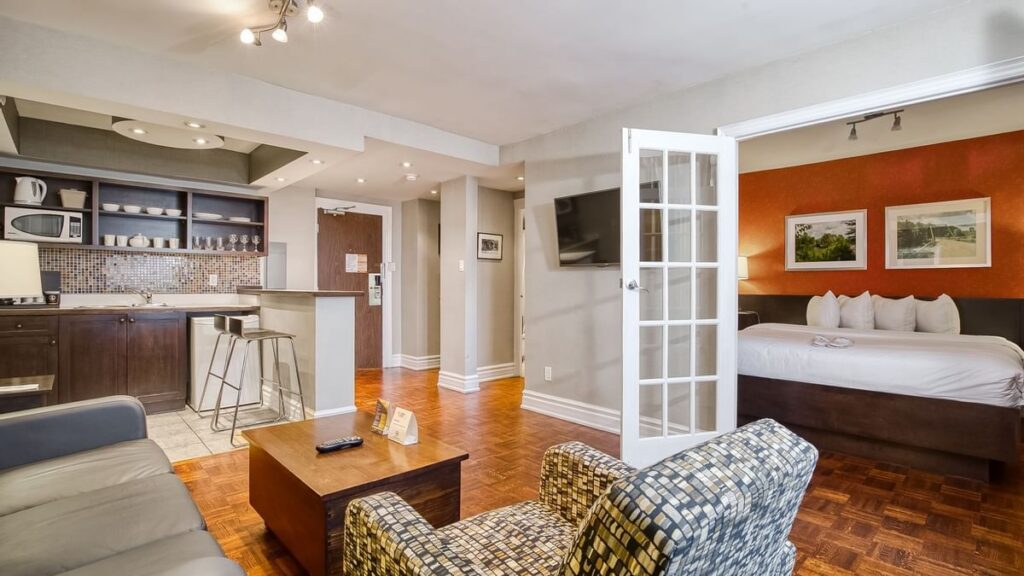 Town Inn Suites, Toronto Holiday, Ontario Holiday