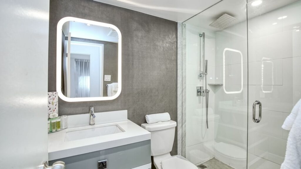 Town Inn Suites, Toronto Holiday, Ontario Holiday