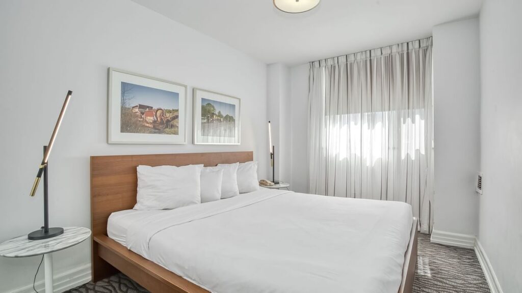 Town Inn Suites, Toronto Holiday, Ontario Holiday